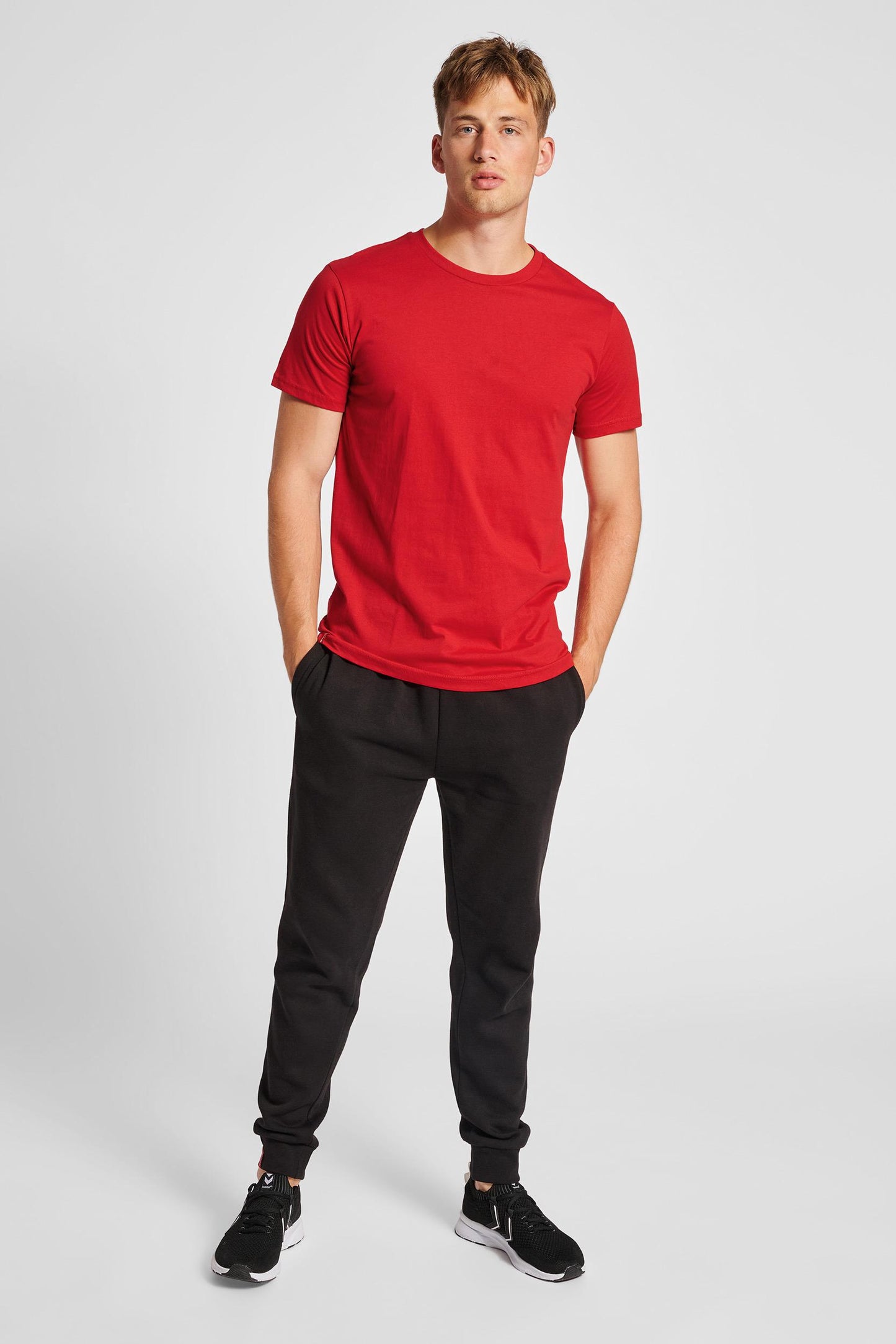 HUMMEL - Hmlred Basic T-shirt S/s - Tango Red