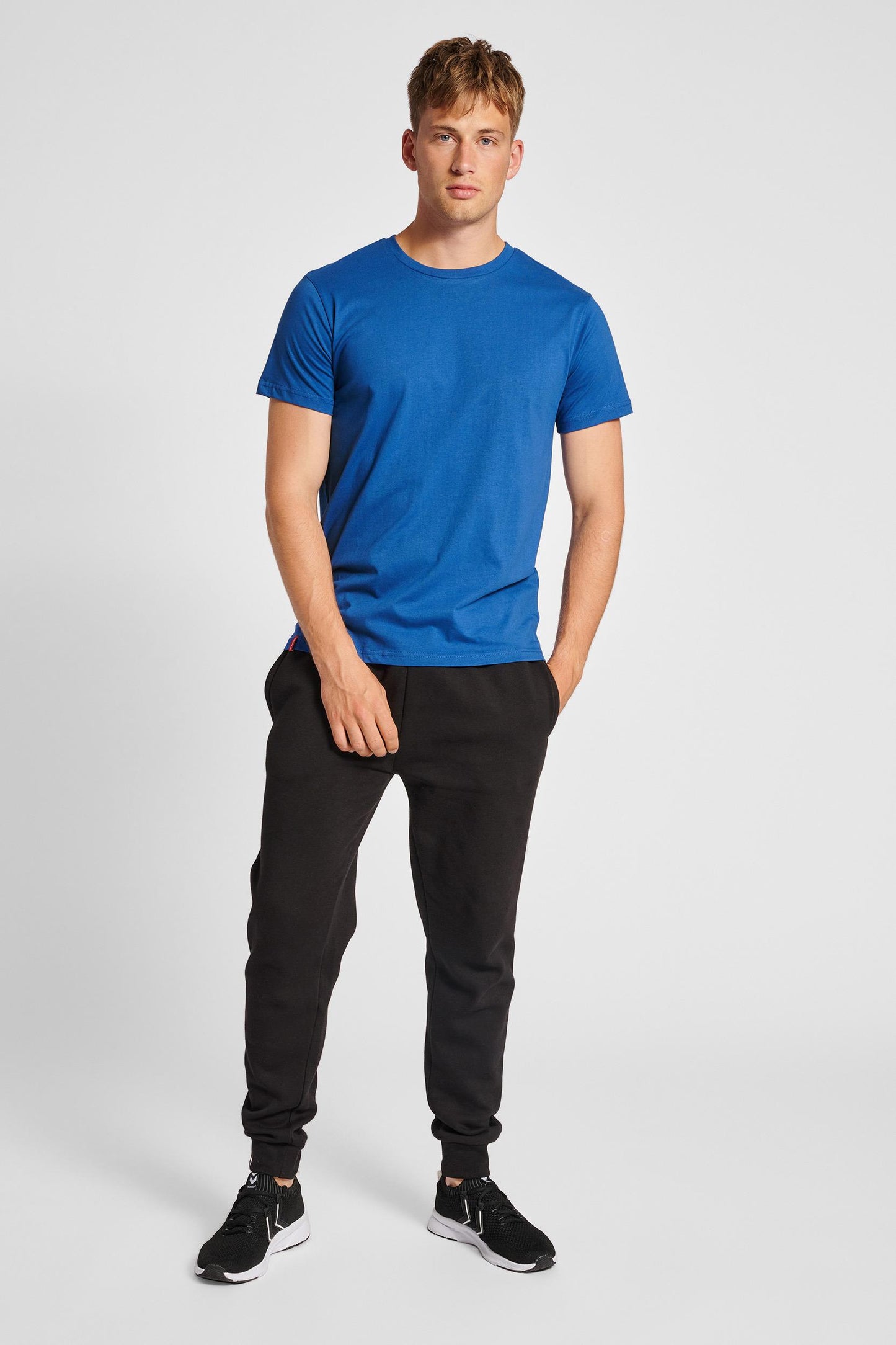 HUMMEL - Hmlred Basic T-shirt S/s - True Blue