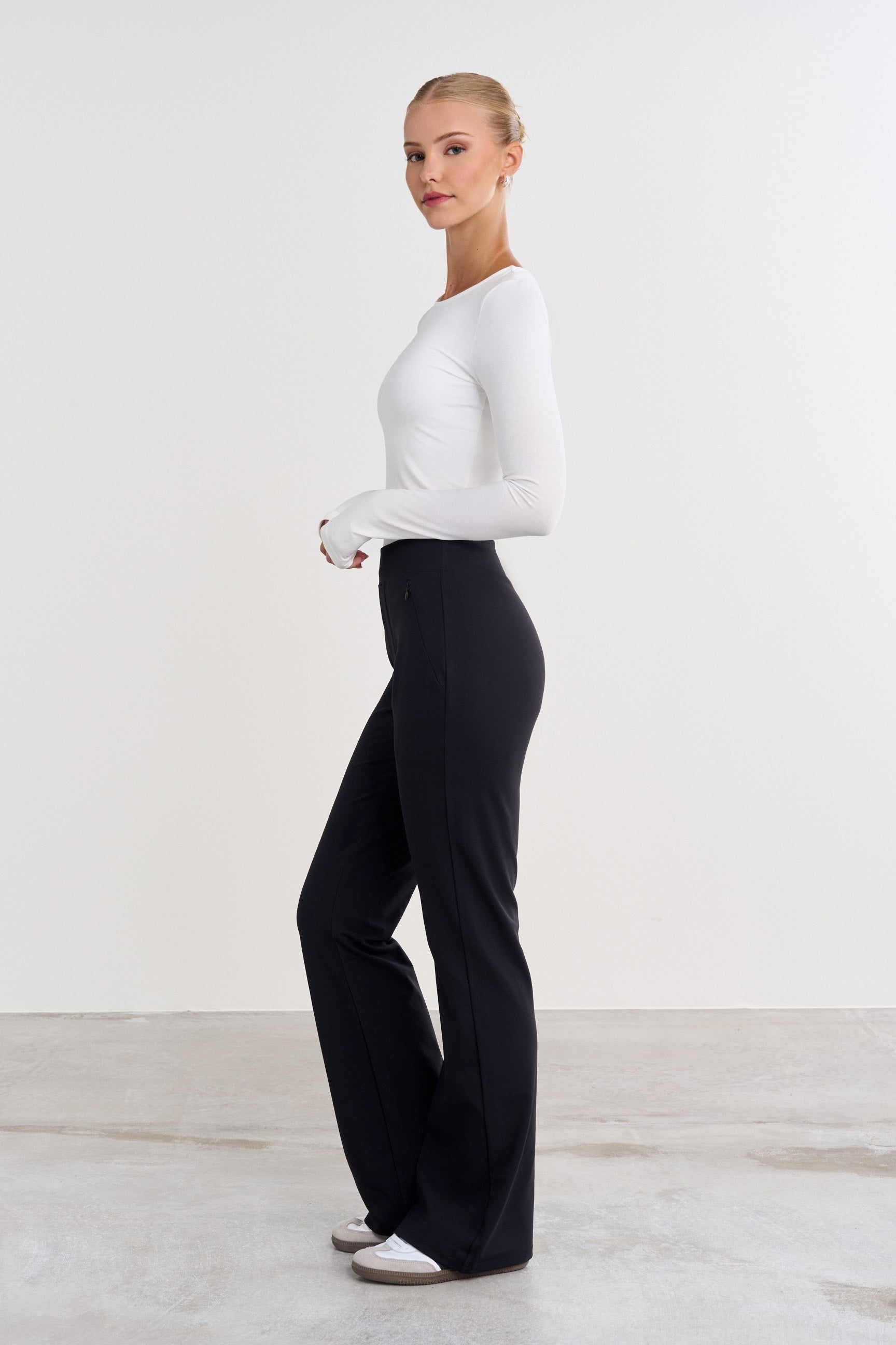 Tailored Bootcut Pants - for dame - Famme - Pants